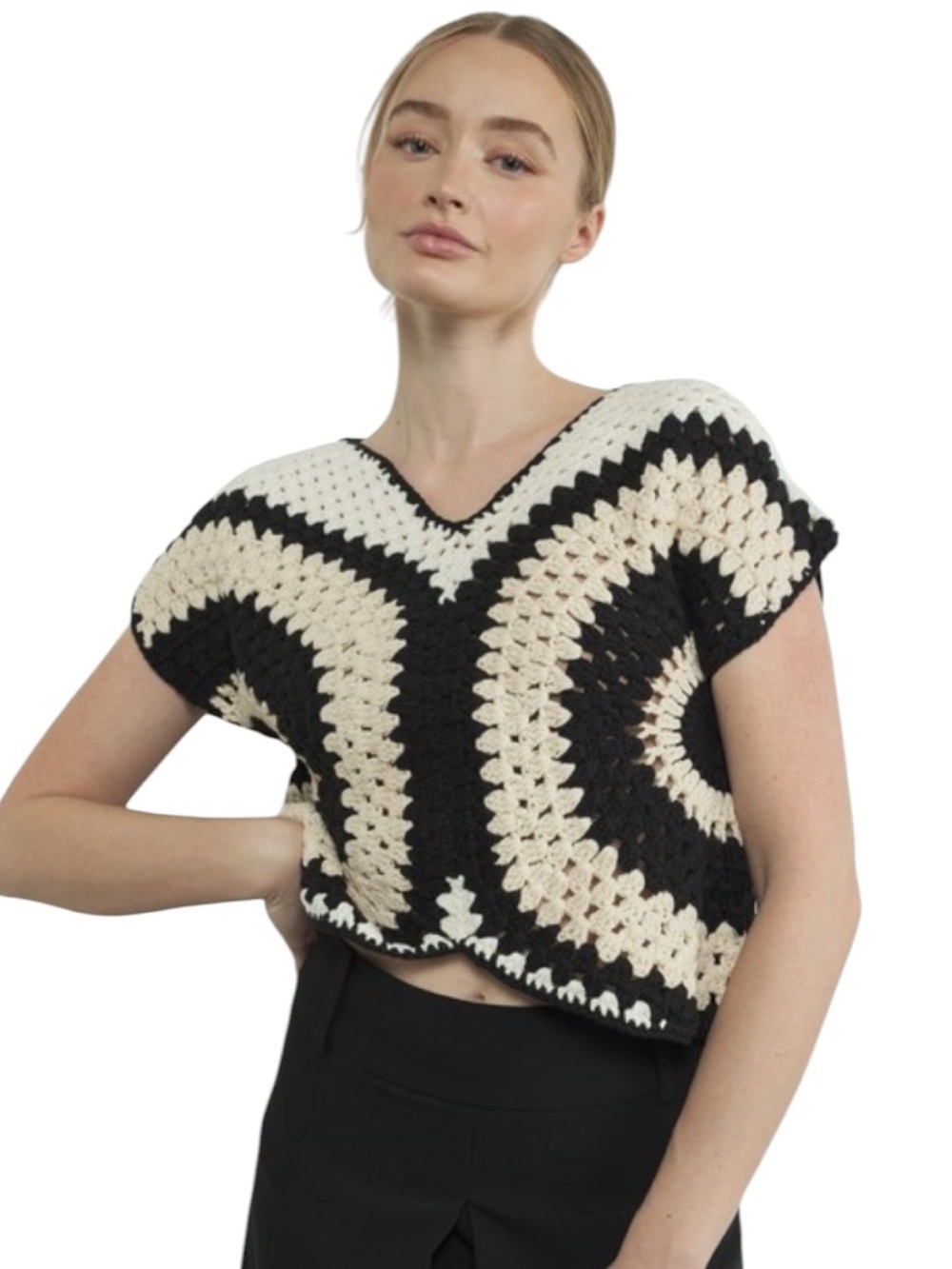 NWT Boho Crochet V-Neck Top in Black & Cream